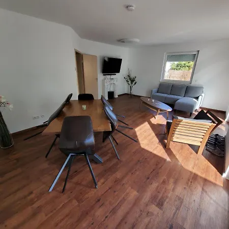 Im Grund 22, 22a, 22c Birkenstein 아파트 *