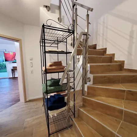 Im Grund 22, 22a, 22c Birkenstein 아파트