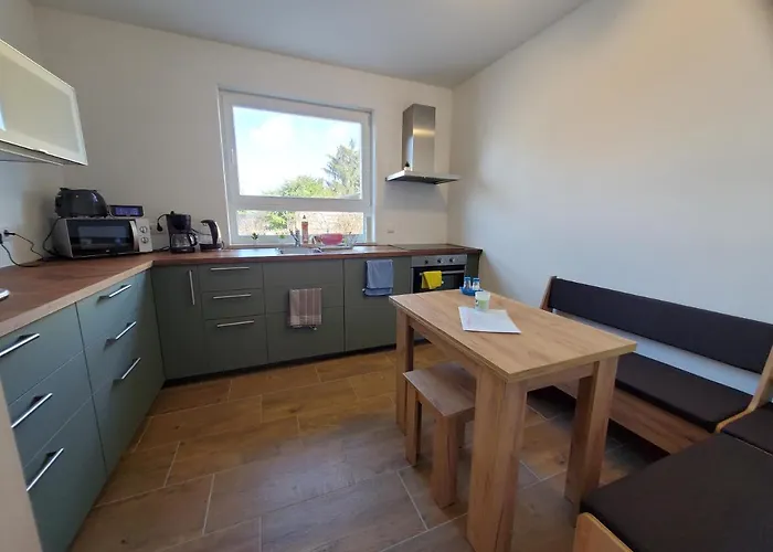 Im Grund 22, 22a, 22c Birkenstein * هوبيغارْتْنْ